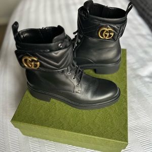 Gucci WOMEN'S ANKLE BOOT WITH DOUBLE G - 38.5